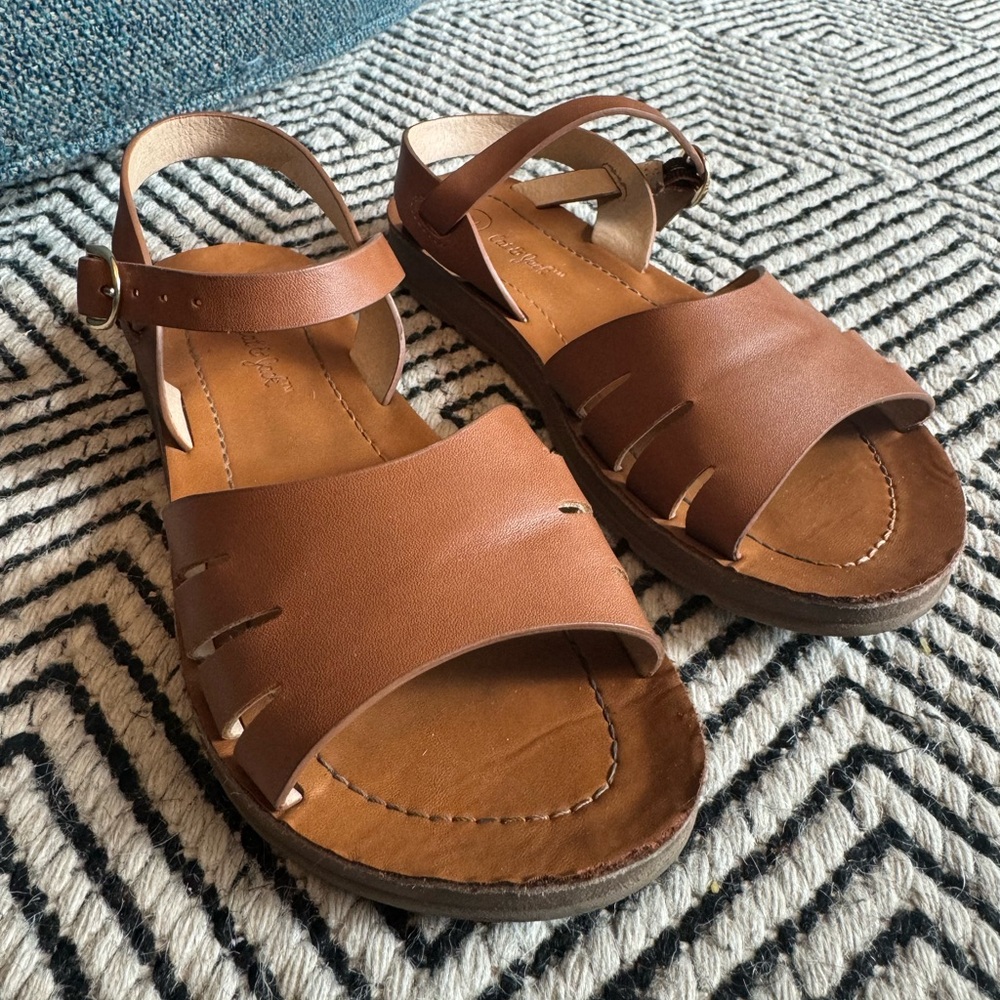 Girls sandals